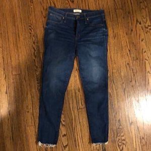 like new condition 9” Madewell skinny jeans 31